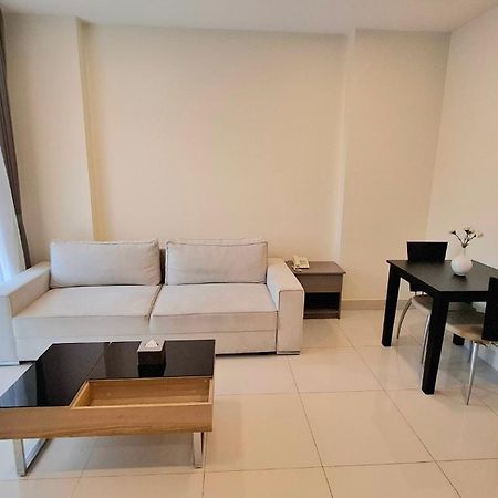 Tk View Hotel & Apartment Phnom Penh Extérieur photo